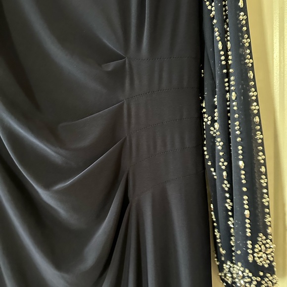 Beautiful long dress - Picture 2 of 4